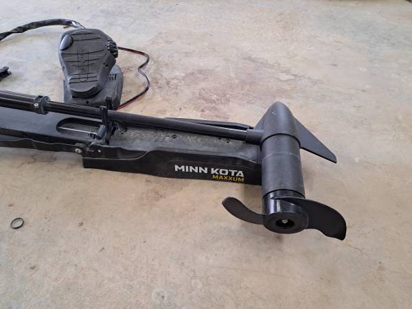 USED Minn Kota 24V 65Lb thrust bow mount trolling motor W/42″shaft and foot pedal - Image 3